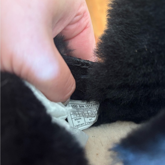 Excellent condition UGGs women’s size 7.5 McKay ankle booties - Picture 4 of 6